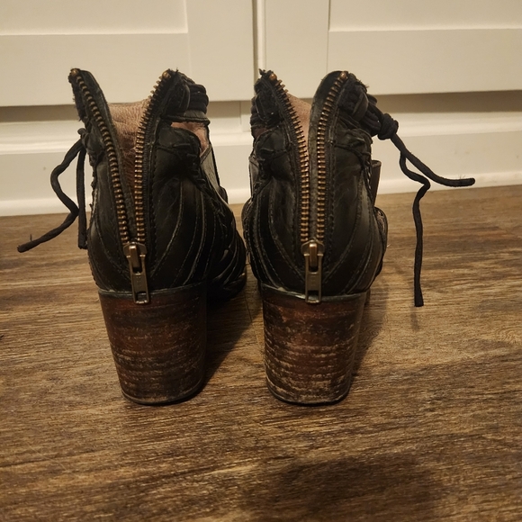 Freebird By Steven Wazee Black Heeled  Boots with Strappy Design Size 10 - Picture 4 of 9